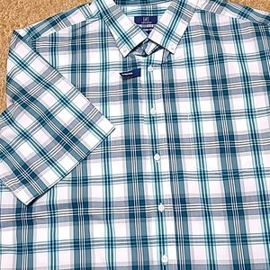 Short sleeve button down shirt